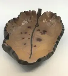 Tyra Lundgren, skål i form av fikonlöv