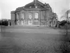 Linköpings nya teater under uppförande, som genom arkitekten Axel Anderbergs ritningar gavs en utpräglad jugendstil. Skådeplatsen kom att invigas den 18 december 1903.