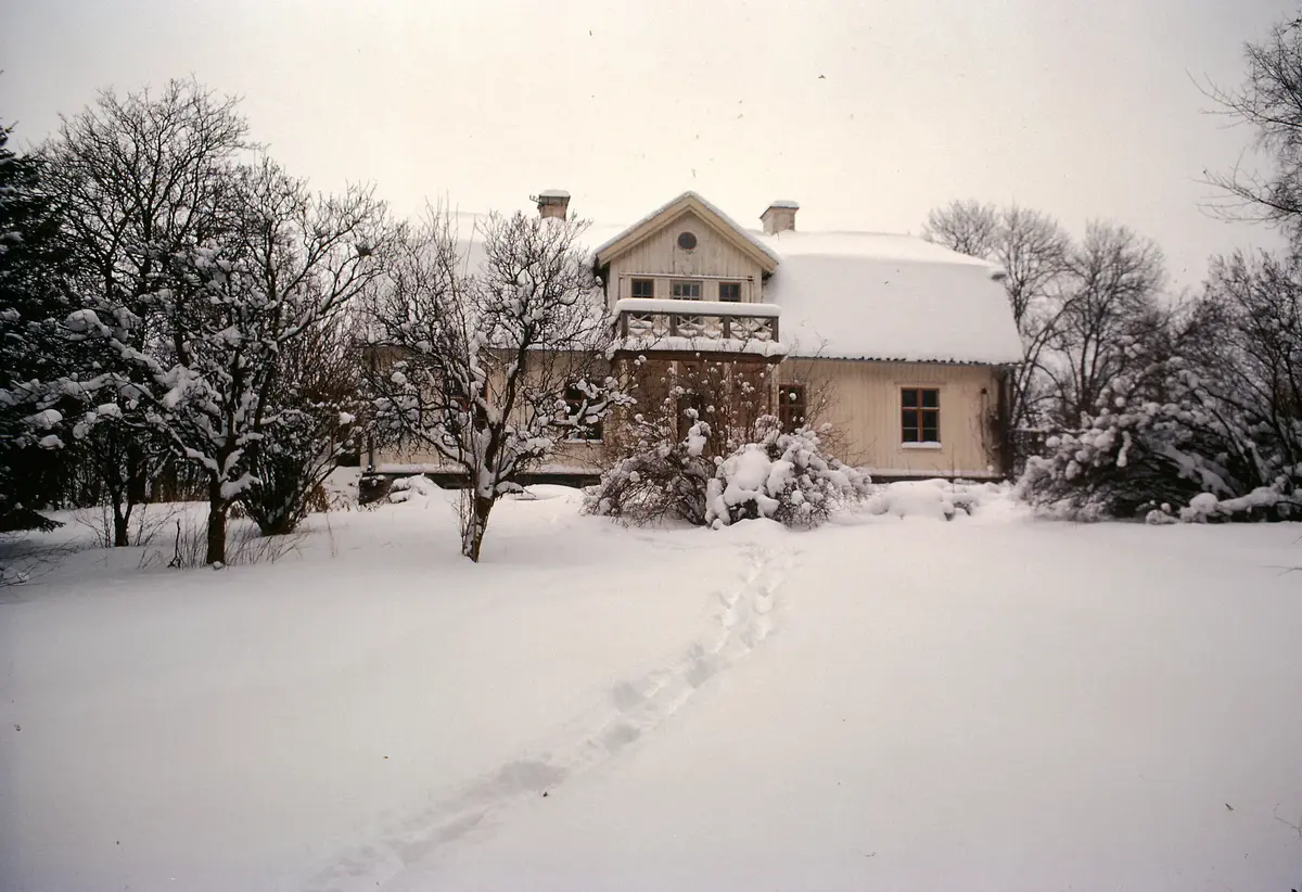 Prästgården från söder.