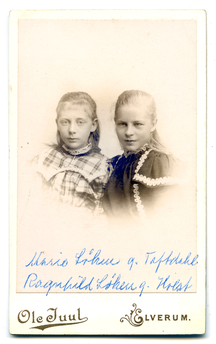 Marie Løken g.Toffdahl og Ragnhild Løken g.Holst.
Bilde er fra fotoalbum GM.036888.