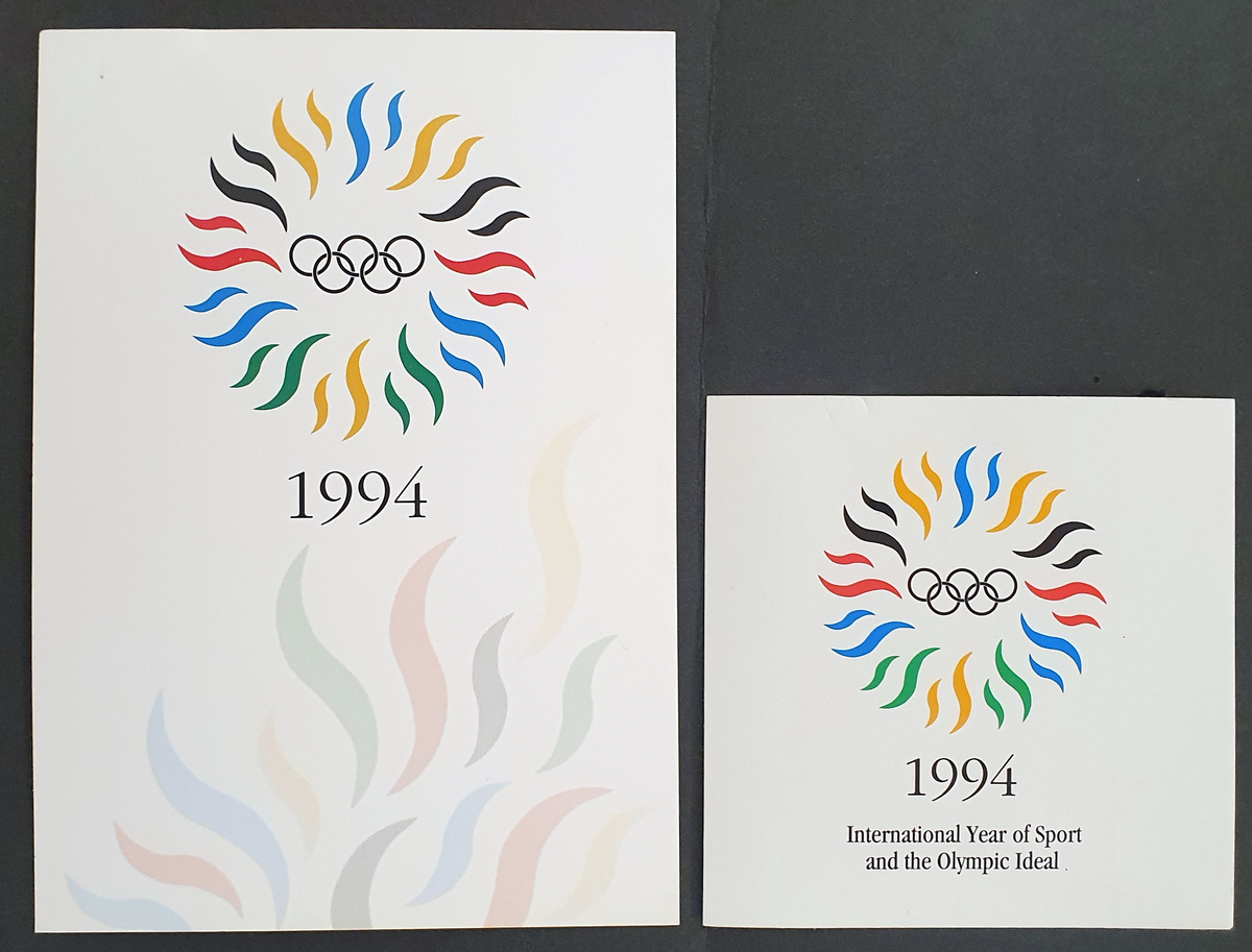 Klistremerke og postkort for Det internasjonale året for sport og olympiske idealer, 1994.