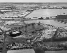 Nykvarns industriområde. ...

385 bilder om Linköping på 1950-talet från tidningen Östgötens arkiv. Framtidstro och optimism är ord som sammanfattar Linköping på femtiotalet. Årtiondet innebar satsningar för att förbättra linköpingsbornas livsvillkor. Bostadsfrågan och trafiklösningarna dominerade den lokalpolitiska agendan.
Bilderna digitaliserades år 2013.