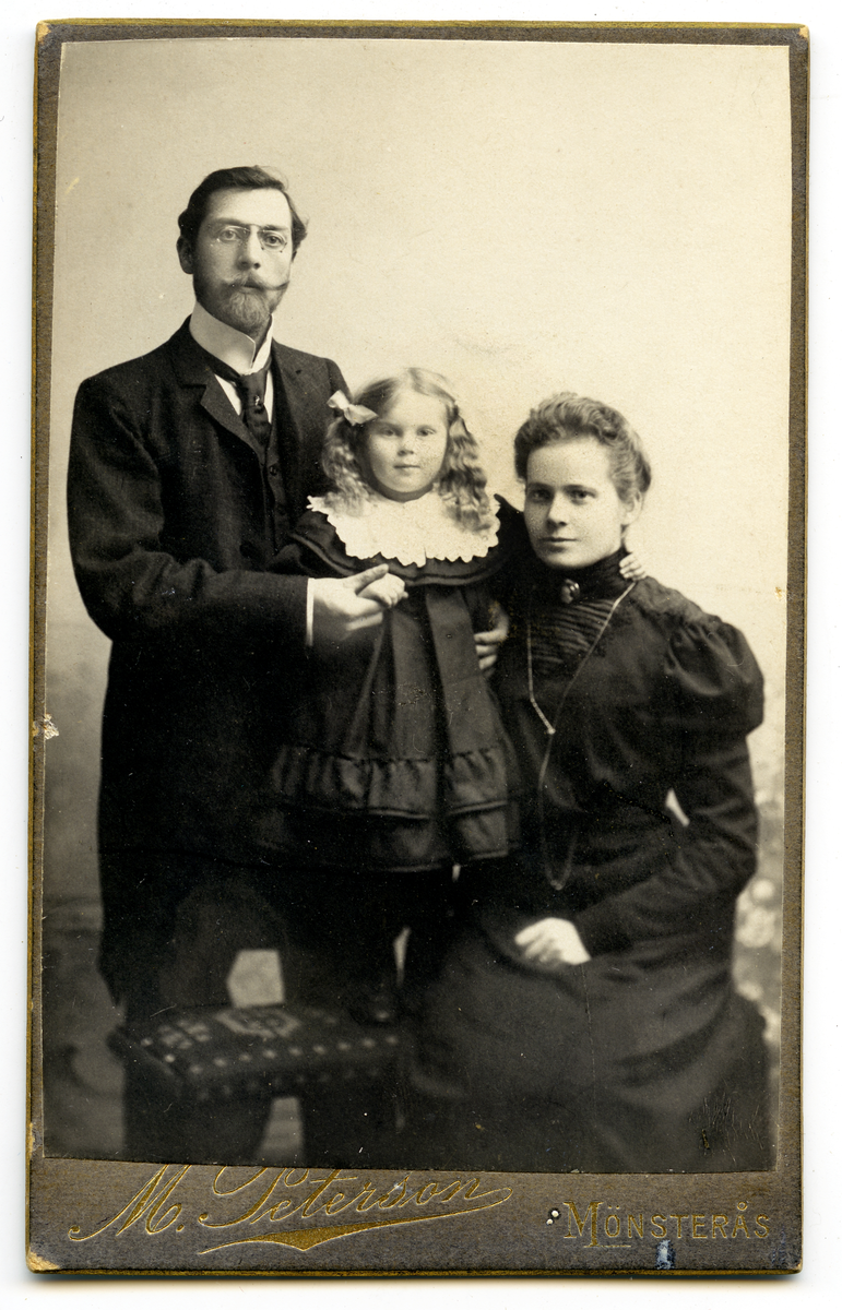 Gustaf, Selma og Karin Anderson.
Bilde er fra fotoalbum GM.036888.