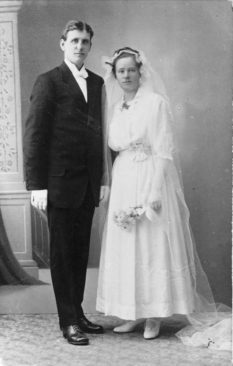 Brudebilde av Laura og Julius Olsen.
