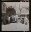 Istanbul. En buss passerar genom en gammal mur under ett valv.
Bilder fotograferade för AB Aerotransport, förkortat ABA.