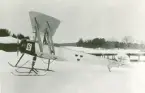 Marint flygplan Avro 504K märkt nr 6, försett med skidor. Vid Hägernäs, 1924.