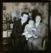 Lövenberg med familj, 1946.