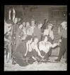 Skidfrämjandets utflykt på skidor (Dans Högloftet), 6 maj 1945.