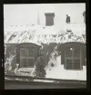 Snöskottare på taket till Vattenfallsstyrelsen, 1 februari 1945.