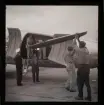 Kanotisterna kommer hem från Belgien, 1947. Första gång som kanoter fraktas med flygplan.