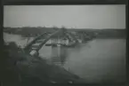 Västerbron mellan Långholmen, Södermalm och Marieberg, Kungsholmen i Stockholm, under byggnation.