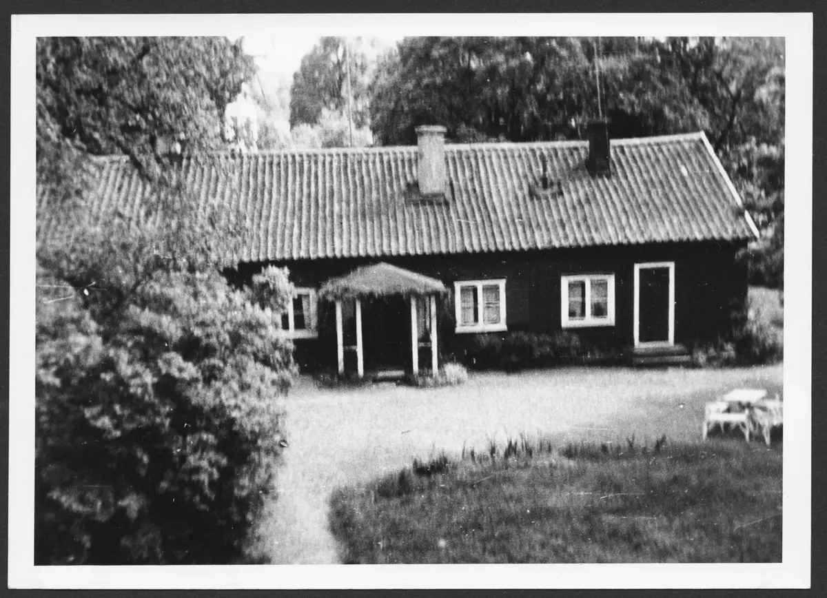 1600-talshus tillhörande Lisebergs gård, numera rivet
 ; BHF studiecirkel vt 2016:
Se text till bild bhf1407_133.
Bild från Lillie Carlsson