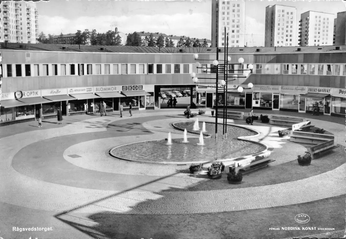 Rågsvedstorget.  ; Brevkort  poststämplat 3.12.65.