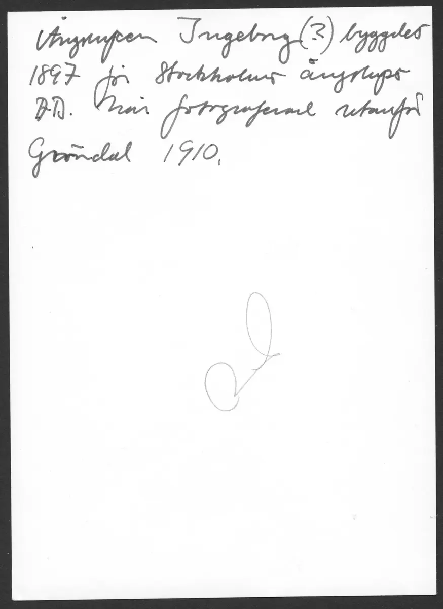 Ångslupen Frigg här fotograferad utanför Gröndal 1910.  ; BHF studiecirkel vt 2017:
Byggd 1876 av Motala Verkstad, Motala. Längd 17,81 m, bredd 3,66 m.