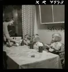 Frukost, mellanmål, kvällsmat. Sångerskan Alice Babs häller 