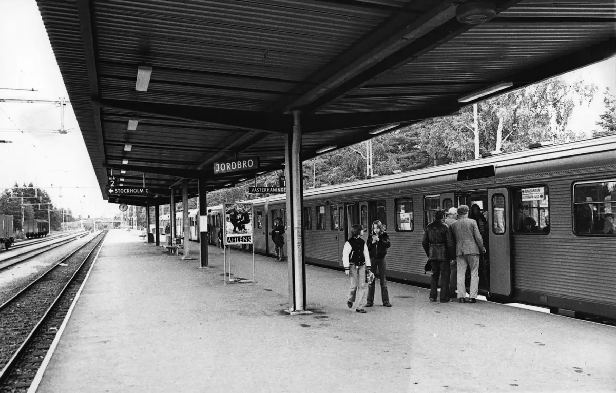 Jordbro station år 1976.


Ur Göte Johanssons samling.