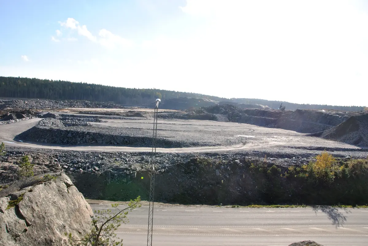 Albybergs Industriområde i Haninge, i oktober 2014. Bilderna är fotade mot väster - söder - öster.  Första byggnaden har börjat uppföras i öster.