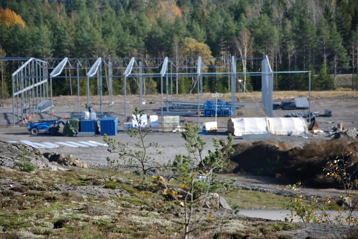 Albybergs Industriområde i Haninge, i oktober 2014. Bilderna är fotade mot väster - söder - öster.  Första byggnaden har börjat uppföras i öster.