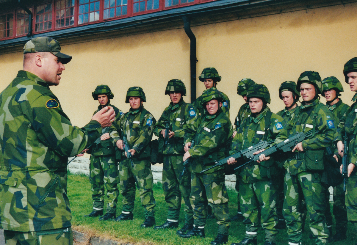 Grundläggande stridsutbildning vid Göta Trängregemente 2000.