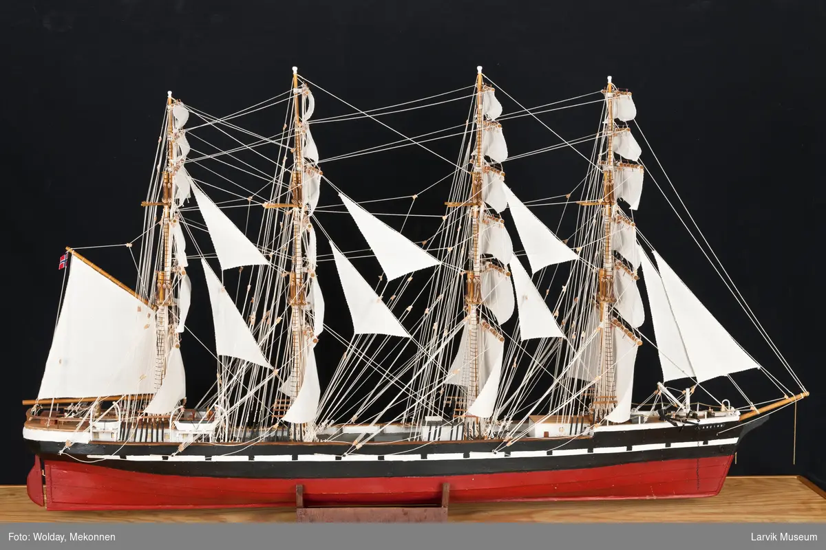 Fullrigger Lancing under fulle seil