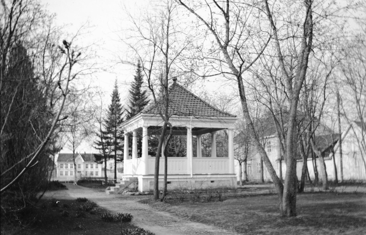 Musikkpaviljongen Prestegårdsparken på Kirketorget