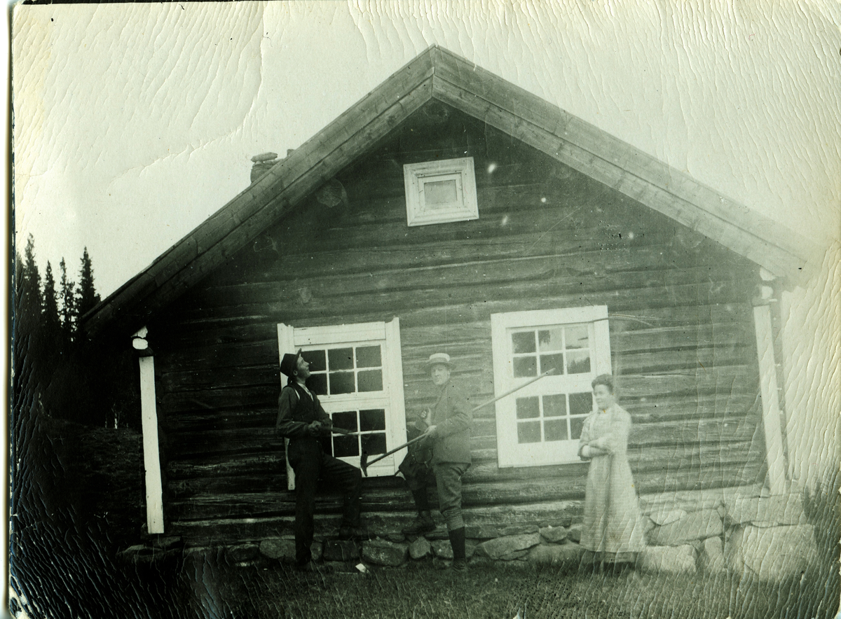 Stølsbu.
Til v.Torkjell Bergheim.