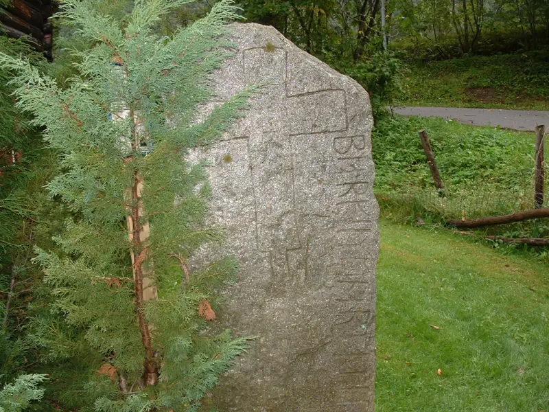 Runesteinskopien på Leikvin i Sunndal