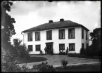 Familj framför Hinderstorp