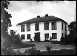 Familj framför Hinderstorp