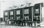 Arboga sf, kv. Höjen.
Arbetarbostad vid Mekaniska verkstaden, 1912.