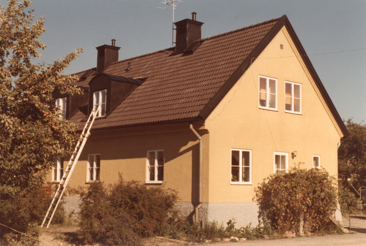 Hus på Kvarnbacka i Skultuna 1977