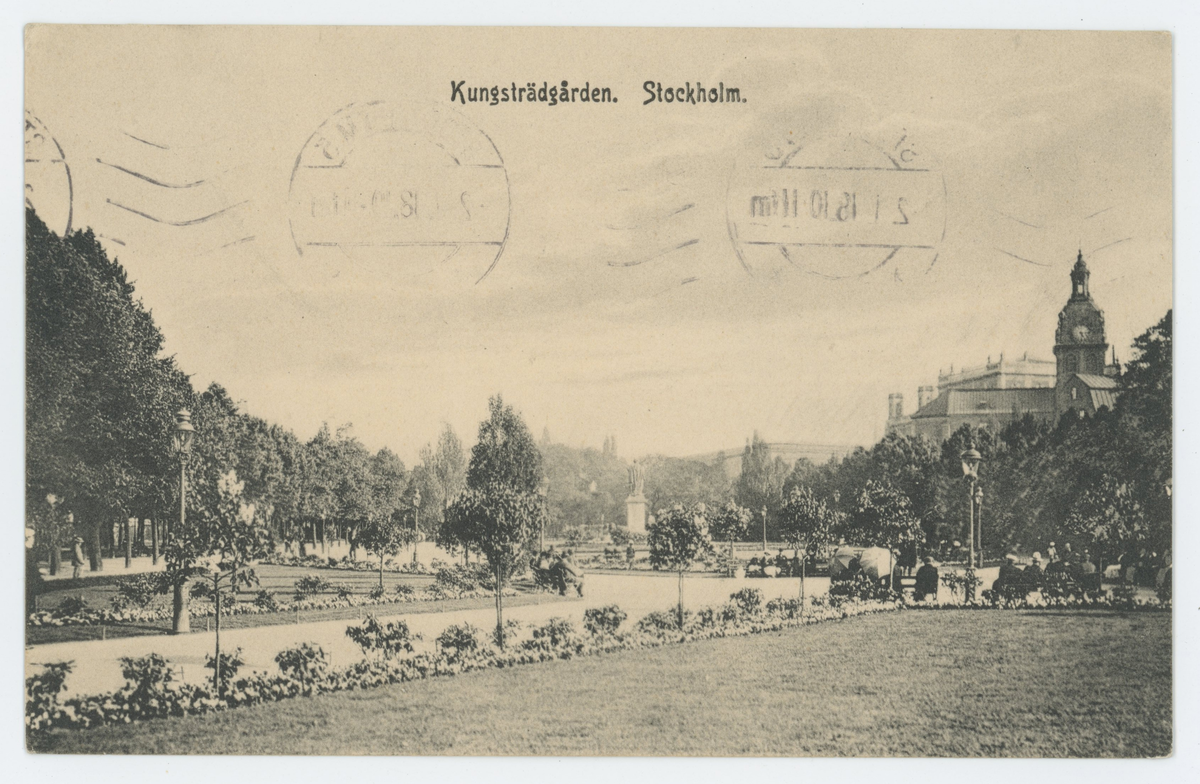 Vykort med motiv av Kungsträdgården, Stockholm. Vykortet är poststämplat den 2/1-1918.