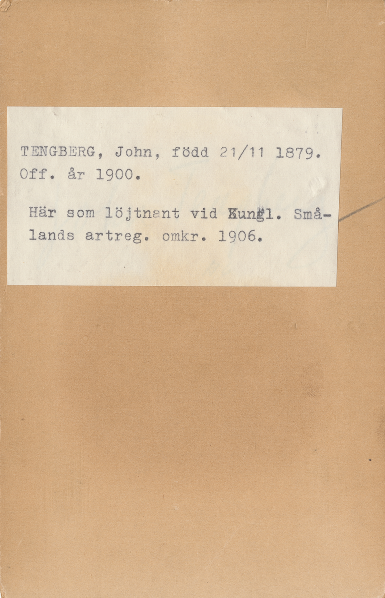 Porträtt av John Tengberg, löjtnant vid Smålands artilleriregemente.