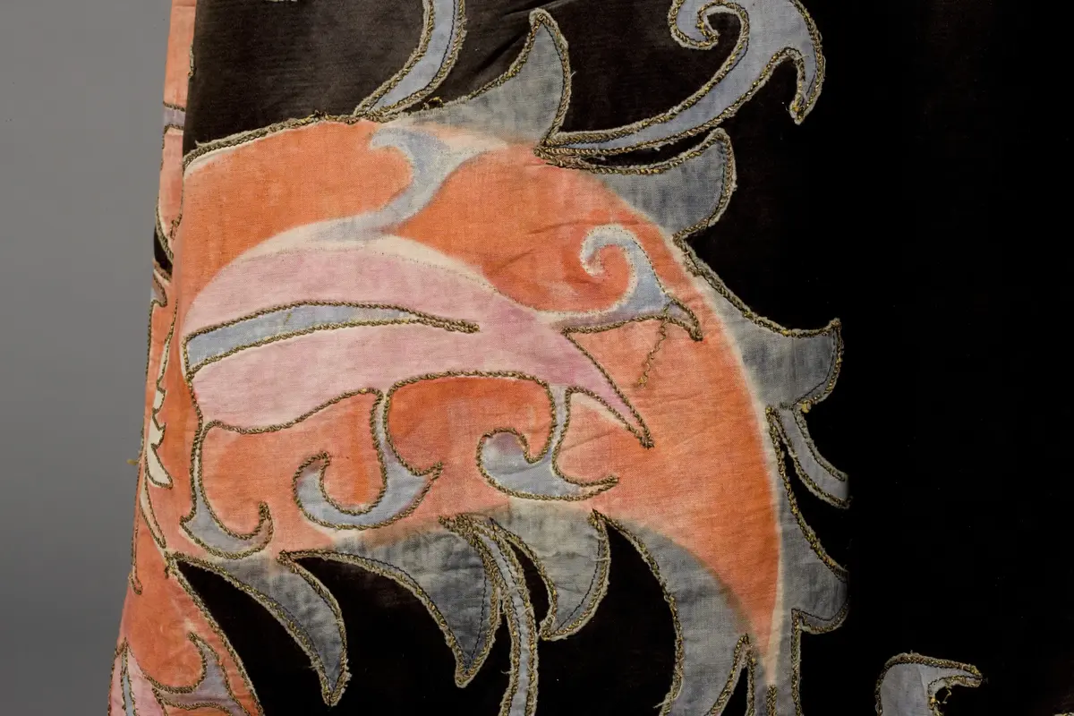 Överdel använd i uppsättningen ”L’Oiseau de Feu”.