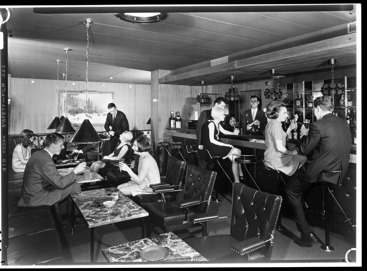Motiv fra spisesalen på Fagernes Hotell, 1968.