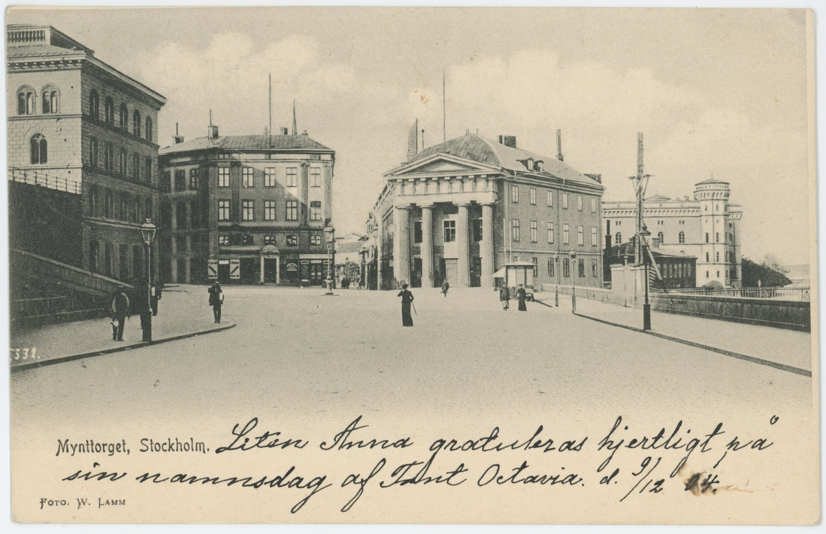 Vykort med motiv från mynttorget, Stockholm. Vykortet är poststämplat den 11/12-1904.