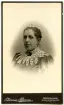 Porträtt på Eugenie Ouchterlony, Född Lindström. Född i Petersburg år 1839 och dog år 1919 i Göteborg.