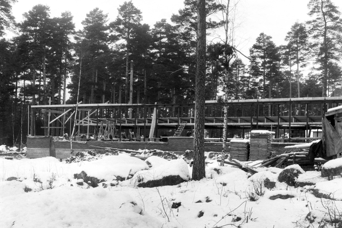 Trollbacksskolan uppförs i Västerås 1961