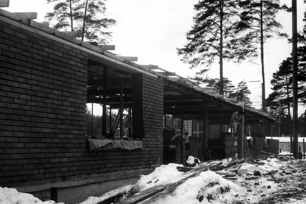 Trollbacksskolan uppförs i Västerås 1961