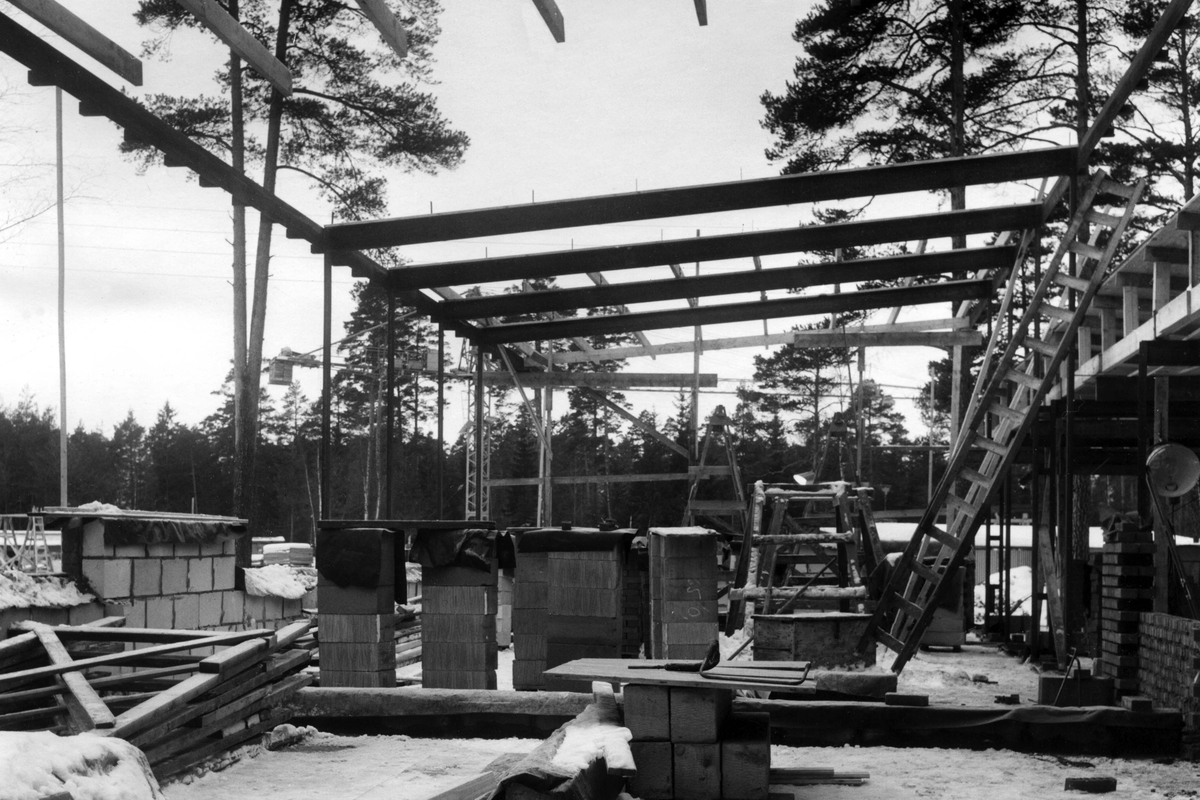 Trollbacksskolan uppförs i Västerås 1961