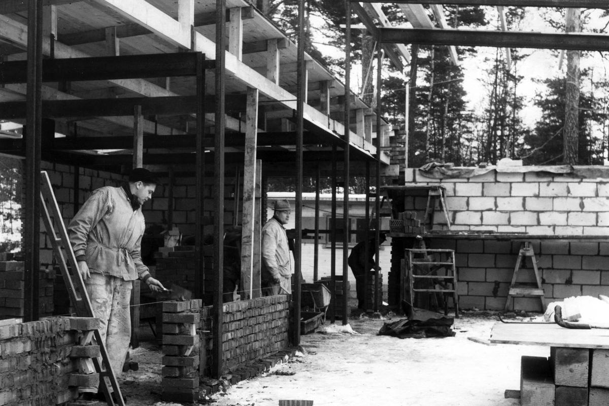 Trollbacksskolan uppförs i Västerås 1961