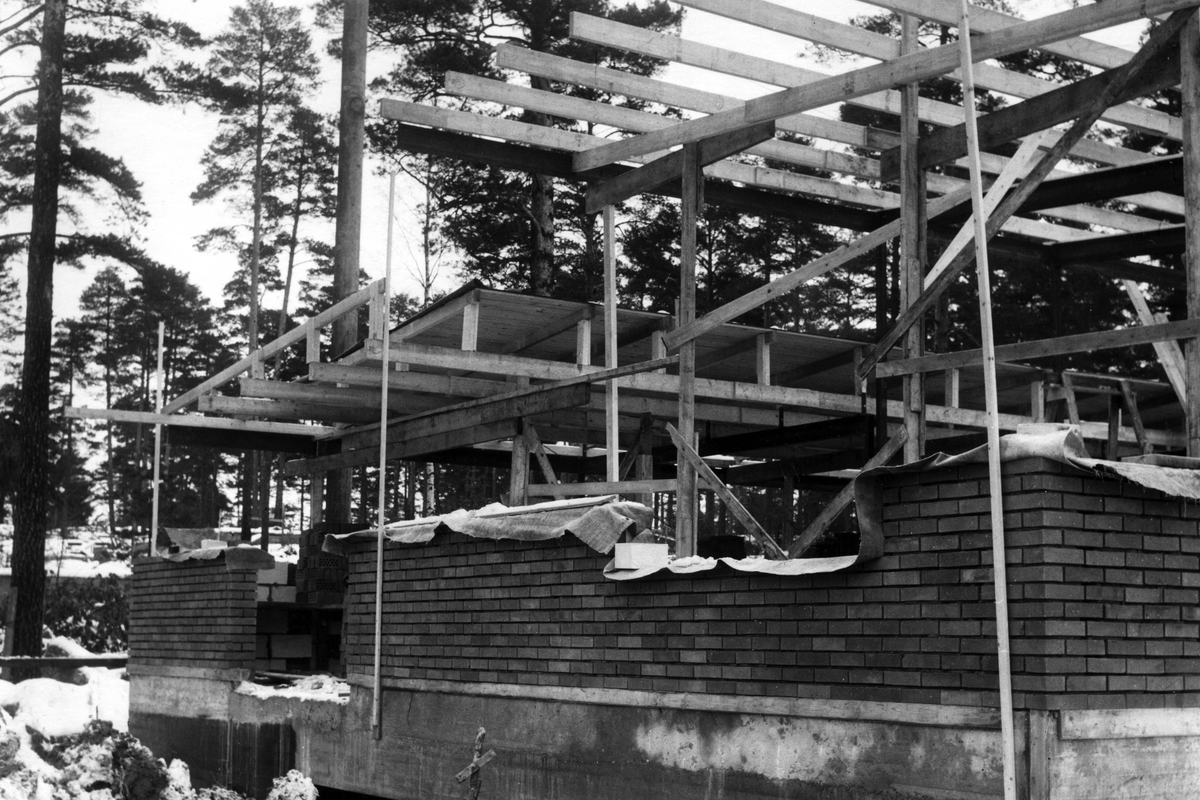Trollbacksskolan uppförs i Västerås 1961