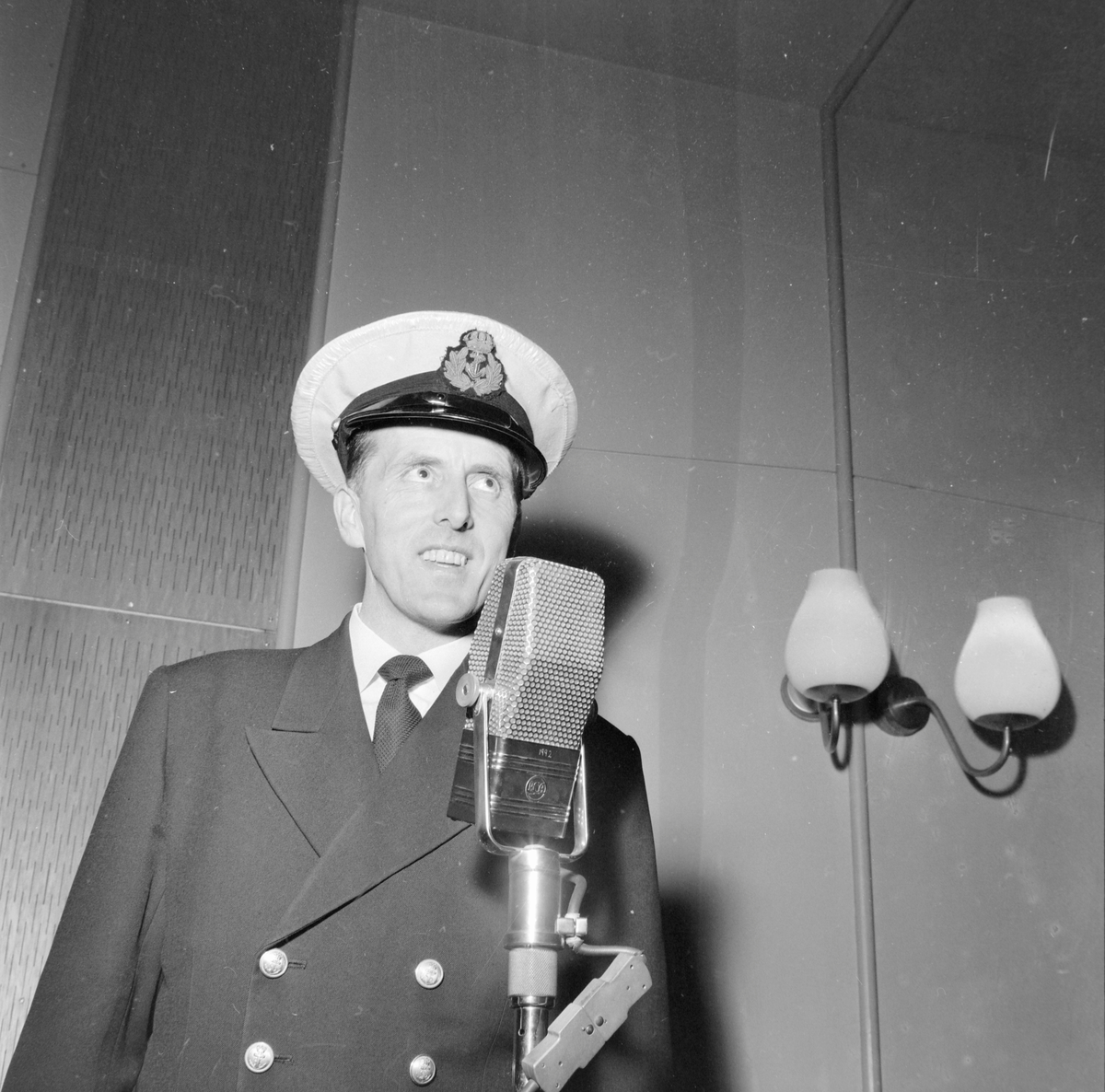 Lillian Nilsen og Hans Fredrik Friis-Olsen i Kringkastingen