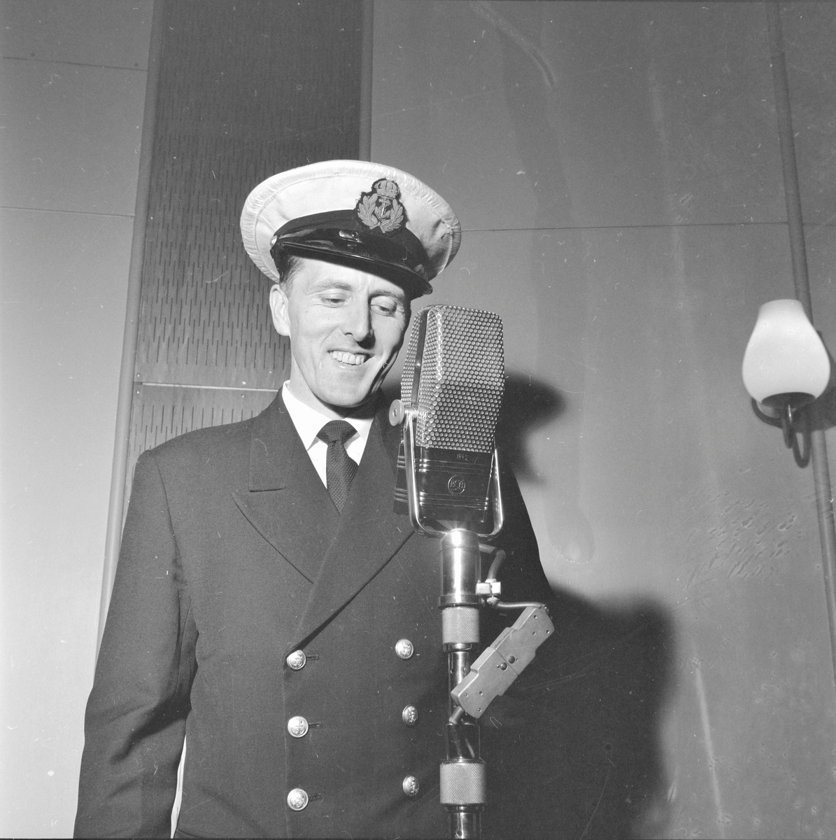 Lillian Nilsen og Hans Fredrik Friis-Olsen i Kringkastingen