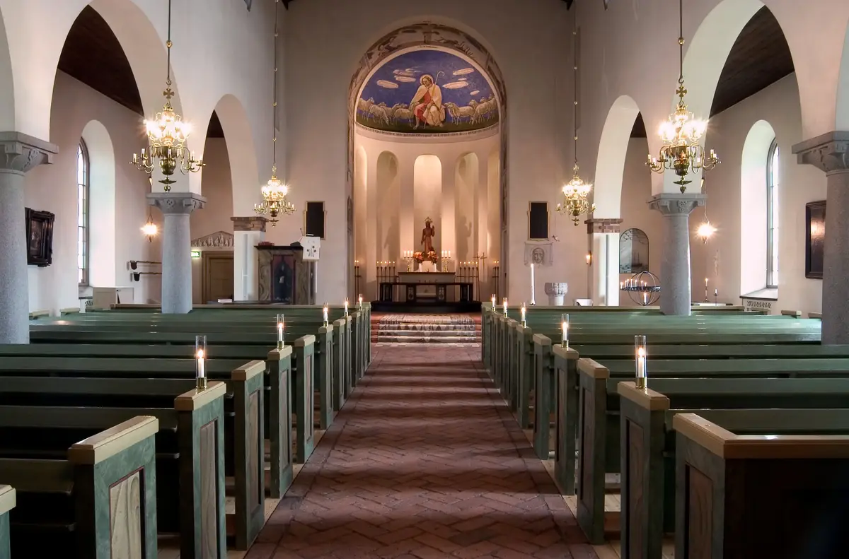 Boo församling. Invigd 1923. Arkitekt Martin Hedmark.