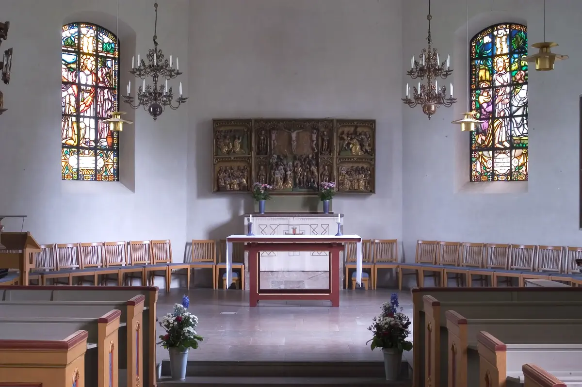 Huddinge kyrka Uppfördes ca 1200.