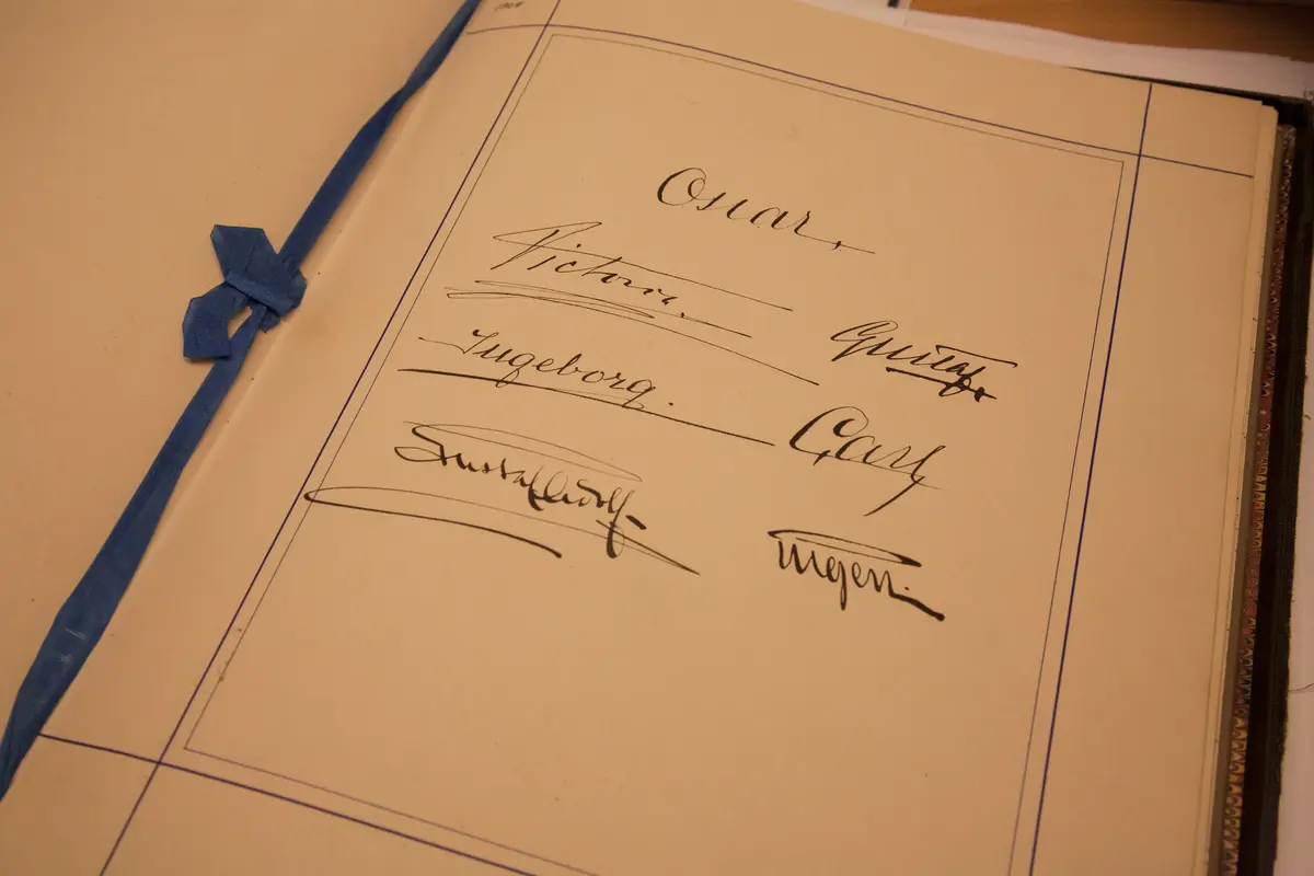 Norsborgs vattenverk. Kung Oscar II skrev i vattenverkets gästbok vid invigningen 1904.
