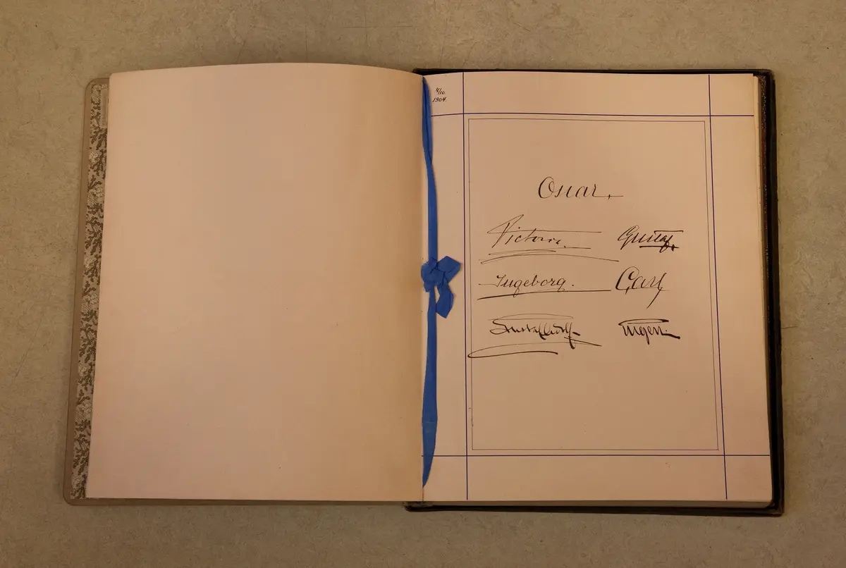 Norsborgs vattenverk. Kung Oscar II skrev i vattenverkets gästbok vid invigningen 1904.