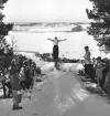 Backhoppning i Johannelundsbacken i Linköping. Bilden är från januari 1951, Johannelund. Vintersport. 

...

385 bilder om Linköping på 1950-talet från tidningen Östgötens arkiv. Framtidstro och optimism är ord som sammanfattar Linköping på femtiotalet. Årtiondet innebar satsningar för att förbättra linköpingsbornas livsvillkor. Bostadsfrågan och trafiklösningarna dominerade den lokalpolitiska agendan.
Bilderna digitaliserades år 2013.