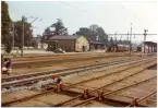 Stationshuset var ett tegelmurat stenhus .Nytt stationshus uppfördes 1940, envånings i sten .